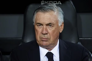 HLV Ancelotti có thể phải rời Madrid nếu thua Chelsea