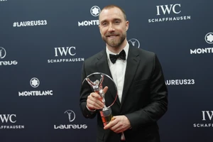 Christian Eriksen nhận giải thưởng Laureus World Sports tại Paris