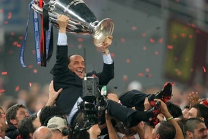 Silvio Berlusconi trong đêm đăng quang Champions League năm 2007 ở Athens