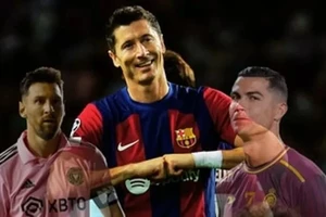 Lewy đã chen chân vào CLB 100 của Ronaldo và Messi
