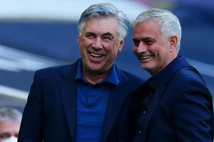 Carlo Ancelotti rất thân thiết với Jose Mourinho