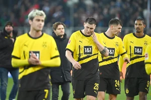 Những trụ cột của Dortmund: (từ trái sang) Giovanni Reyna, Niklas Sule, Thomas Meunier và Sebastien Haller