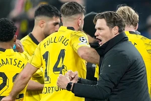 HLV Edin Terzic cùng Borussia Dortmund vào bán kết Champions League sau 11 năm