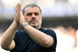 HLV Ange Postecoglou không chấp nhận 'trò mèo' trong bóng đá