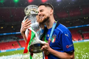  Jorginho thắng Champions League với Chelsea và vô địch EURO với Italia vào năm 2021