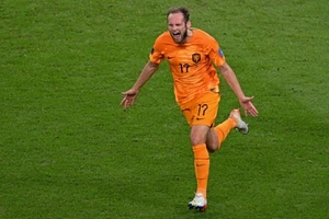 Daley Blind xứng đáng là huyền thoại của bóng đá Da cam