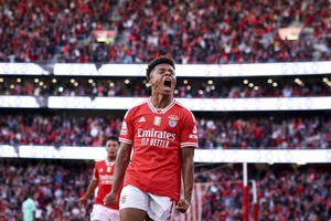 Napoli dùng David Neres để gây áp lực cho Chelsea