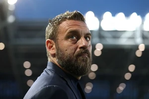 Daniele De Rossi đã trở thành vật tế thần chỉ sau 4 vòng đấu