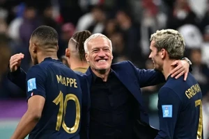 HLV Didier Deschamps đã gọi Antoine Griezmann là 'tượng đài của bóng đá Pháp'