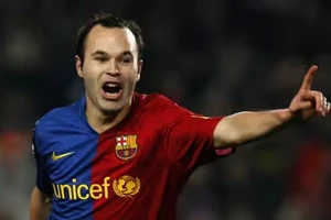 ​​Andres Iniesta giải nghệ ở tuổi 40