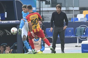 Antonio Conte trong trận đấu với Lecce