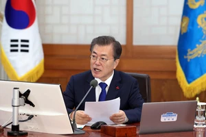 Tổng thống Hàn Quốc Moon Jae-in, ngày 2-1, đề nghị tạo điều kiện cho phái đoàn Triều Tiên tham gia Olympic mùa Đông Pyeongchang 2018. Ảnh : AP