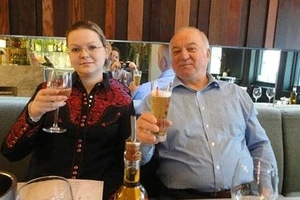 Cựu điệp viên người Nga Skripal và con gái. Ảnh: Supplied