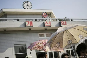 Triều Tiên đã chỉnh múi giờ của nước này nhanh hơn 30 phút. Ảnh: AP 