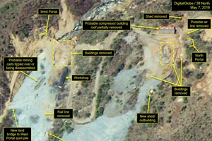 Hình ảnh chụp từ vệ tinh cho thấy Bình Nhưỡng bắt đầu tiến hành dỡ bỏ bãi thử hạt nhân Pyunggye-ri. Ảnh: 38 NORTH 