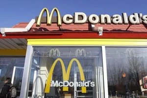Hơn 100 người nhiễm ký sinh trùng nghi do ăn salad của McDonald's