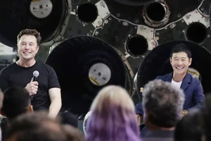 SpaceX công bố danh tính hành khách đầu tiên sẽ bay lên Mặt Trăng