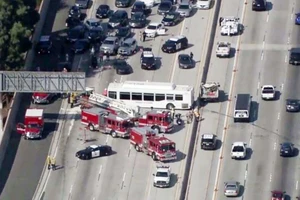 Đâm xe liên hoàn tại Los Angeles, khoảng 40 người bị thương