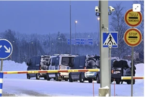 Xe cảnh sát Phần Lan tại Virolahti - khu vực biên giới với Nga. Ảnh: Reuters