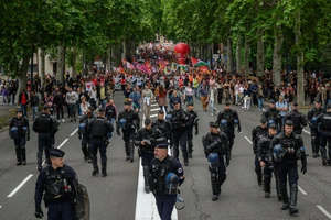 Một cuộc tuần hành ở Toulouse phản đối phe cực hữu. Ảnh: Getty Images
