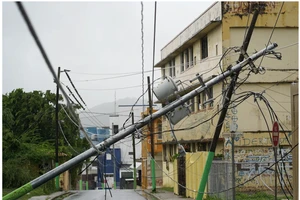 Hệ thống điện ở Puerto Rico bị bão Ernesto gây hư hại nặng. Ảnh: Getty Images