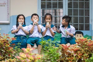 Chương trình Sữa học đường đang phát huy những lợi ích tích cực trong việc chăm sóc dinh dưỡng cho học sinh mầm non và tiểu học tại nhiều tỉnh thành