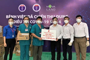 Saigon Co.op trao tặng vật phẩm y tế cho tuyến đầu chống dịch