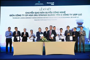Nhà máy Hoá dầu Stavian Quảng Yên nhận chuyển giao bản quyền công nghệ 