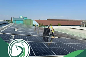 Hệ thống năng lượng mặt trời được lắp đặt trên mái nhà xưởng của Công ty Bidrico