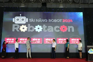 Cuộc thi Robotacon Wro 2024 đã diễn ra VCK miền Bắc vào ngày 10-8 và sẽ tiếp tục thi đấu VCK miền Trung, Nam và Chung kết Quốc gia vào ngày 21, 23-8. Ảnh: Vi Nam