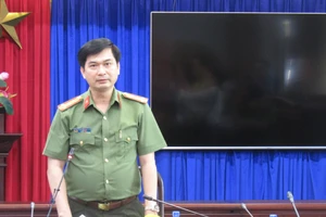 Đại tá Trịnh Ngọc Quyên, Giám đốc Công an tỉnh Bình Dương cảm ơn các lực lượng đã tích cực điều tra, hỗ trợ phá vụ trọng án