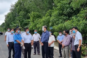 Lực lượng chức năng tỉnh Tây Ninh kiểm tra phòng chống dịch Covid-19 tại khu vực phong tỏa
