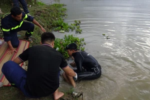 Tây Ninh: Thiếu niên đuối nước thương tâm dưới hầm khai thác đất