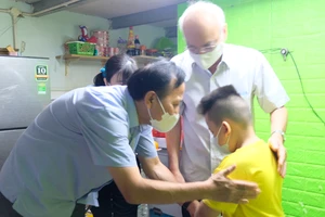 26 trẻ mồ côi vì dịch Covid-19 ở huyện Bình Chánh được nhận nuôi dưỡng đến 18 tuổi