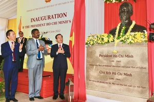 Bí thư Thành ủy TPHCM Nguyễn Văn Nên dự lễ khánh thành tượng Bác Hồ tại Thủ đô New Delhi