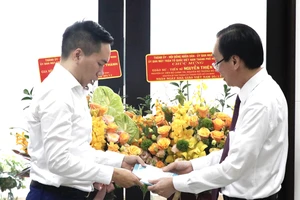 Trưởng Ban Nội chính Thành ủy TPHCM thăm gia đình cố GS-TS Nguyễn Thiện Thành