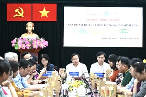 Quận Bình Tân ra mắt sản phẩm du lịch “Sắc màu Bình Tân”. Ảnh: VĂN MINH
