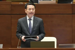 Bộ trưởng Nguyễn Mạnh Hùng: Quản lý cần mềm, nhẹ tay với nhà cung cấp dịch vụ OTP