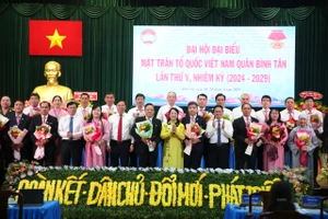 Đồng chí Lê Văn Bảy tái đắc cử chức Chủ tịch Ủy ban MTTQ Việt Nam quận Bình Tân