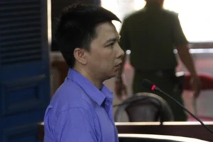Hung hăng đâm chết người, Hồ Thanh Hùng bị tăng án