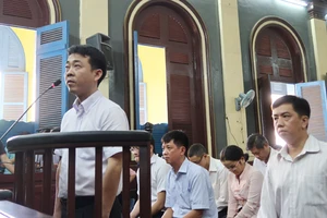 Xét xử phúc thẩm vụ VN Pharma: Bắt tạm giam 2 bị cáo Nguyễn Minh Hùng và Võ Mạnh Cường