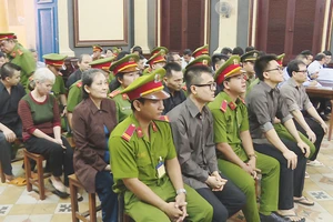 Xét xử 12 bị cáo hoạt động lật đổ chính quyền: Nguyen James Han, Phan Angel bị đề nghị 14-16 năm tù