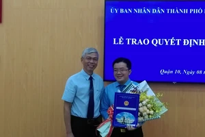 Ông Nguyễn Huy Chiến giữ chức vụ Phó Chủ tịch UBND quận 10