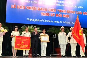 Viện KSND TPHCM nhận danh hiệu Anh hùng Lao động thời kỳ đổi mới