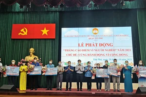 Quận Tân Phú: Tiếp nhận hơn 4,1 tỷ đồng chăm lo người nghèo