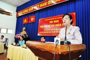 Chủ tịch HĐND TPHCM Nguyễn Thị Quyết Tâm phát biểu trong buổi tiếp xúc cử tri quận Thủ Đức. Ảnh: KIỀU PHONG