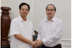Bí thư Thành ủy TPHCM Nguyễn Thiện Nhân thăm, chúc Tết nguyên Thủ tướng Nguyễn Tấn Dũng