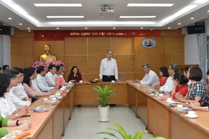 Bí thư Thành ủy TPHCM Nguyễn Thiện Nhân giao nhiệm vụ trong ngày làm việc đầu năm