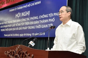 Bí thư Thành ủy TPHCM Nguyễn Thiện Nhân phát biểu tại Hội nghị về phòng chống ma túy, sáng 4-10-2019. Ảnh: VIỆT DŨNG