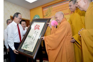 Bí thư Thành ủy TPHCM Nguyễn Thiện Nhân thăm, chúc tết các tổ chức, chức sắc tôn giáo